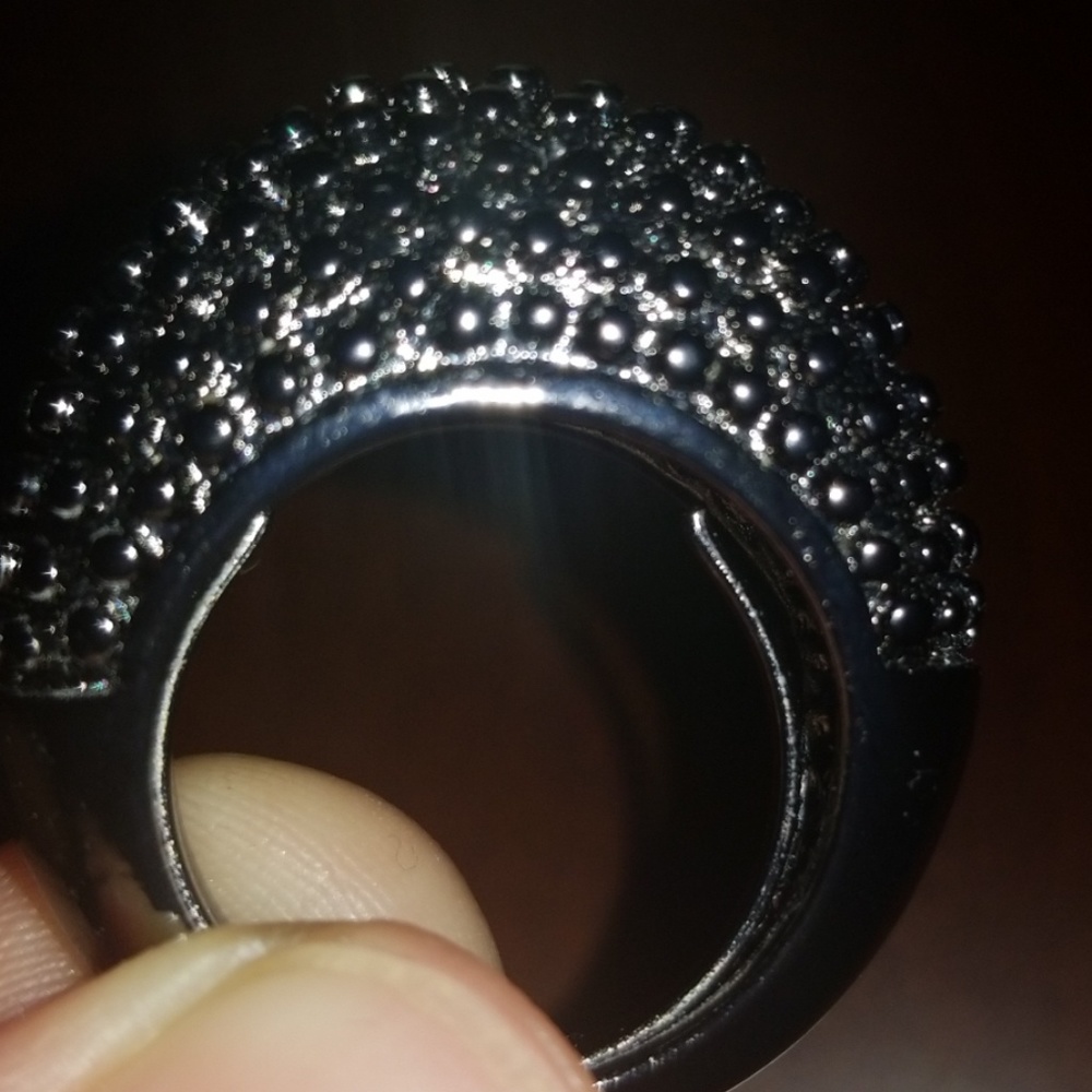 Black ring